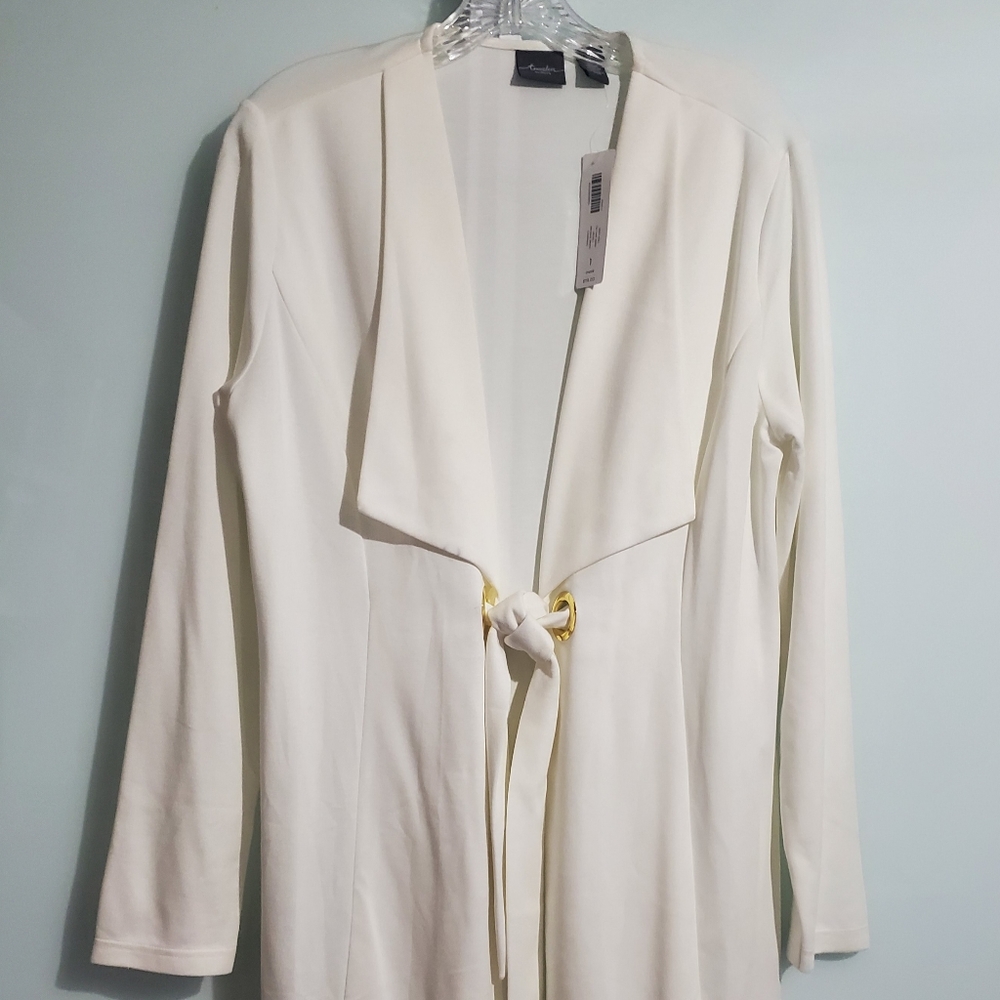 Chico's Tracelers BNWT Sz 1 (US M) Tie Front Jacket